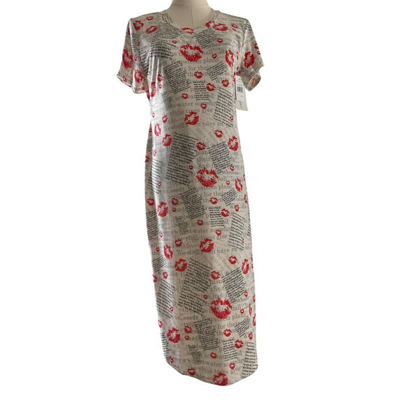 Love Nation Dress Womens Large White Red Kiss Print Script Text Short Sleeve New - Picture 1 of 13